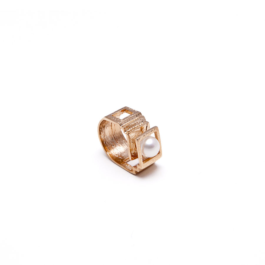 Etienne Gold Ring | Unconventional Pearls Collection by Co.Ro. Jewels
