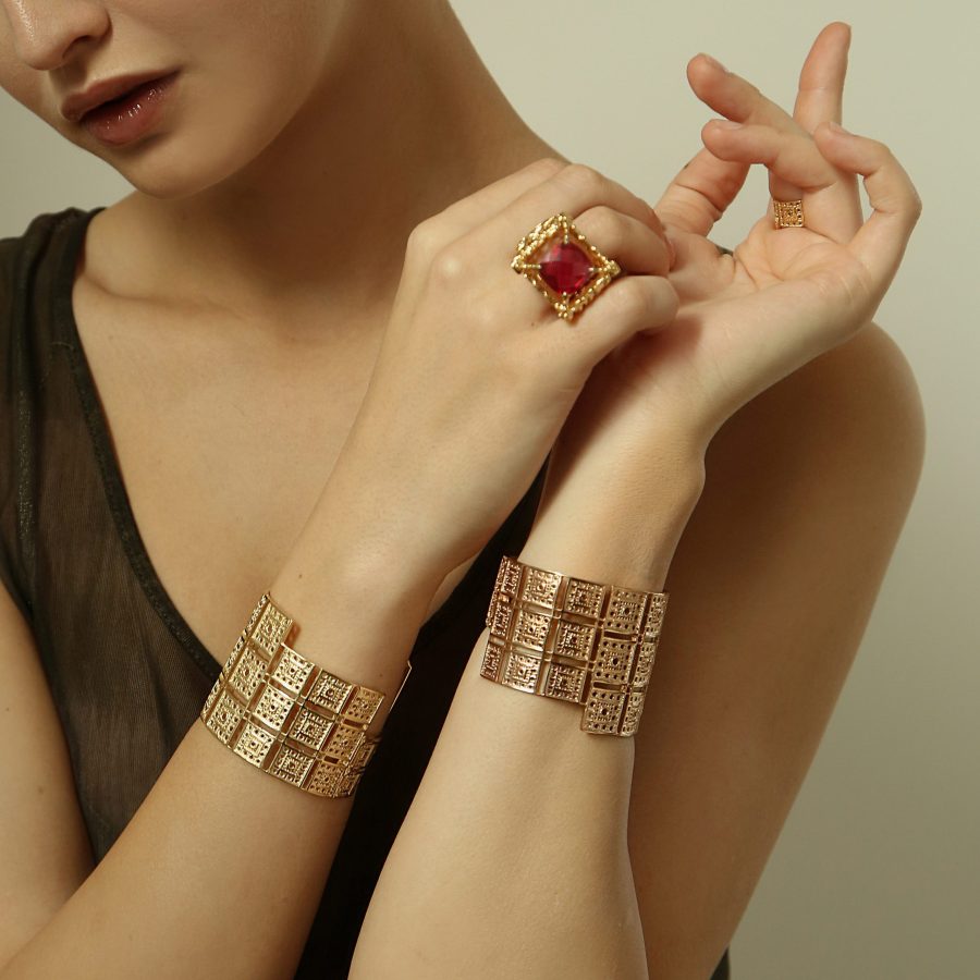 Bracciali Ima indossati